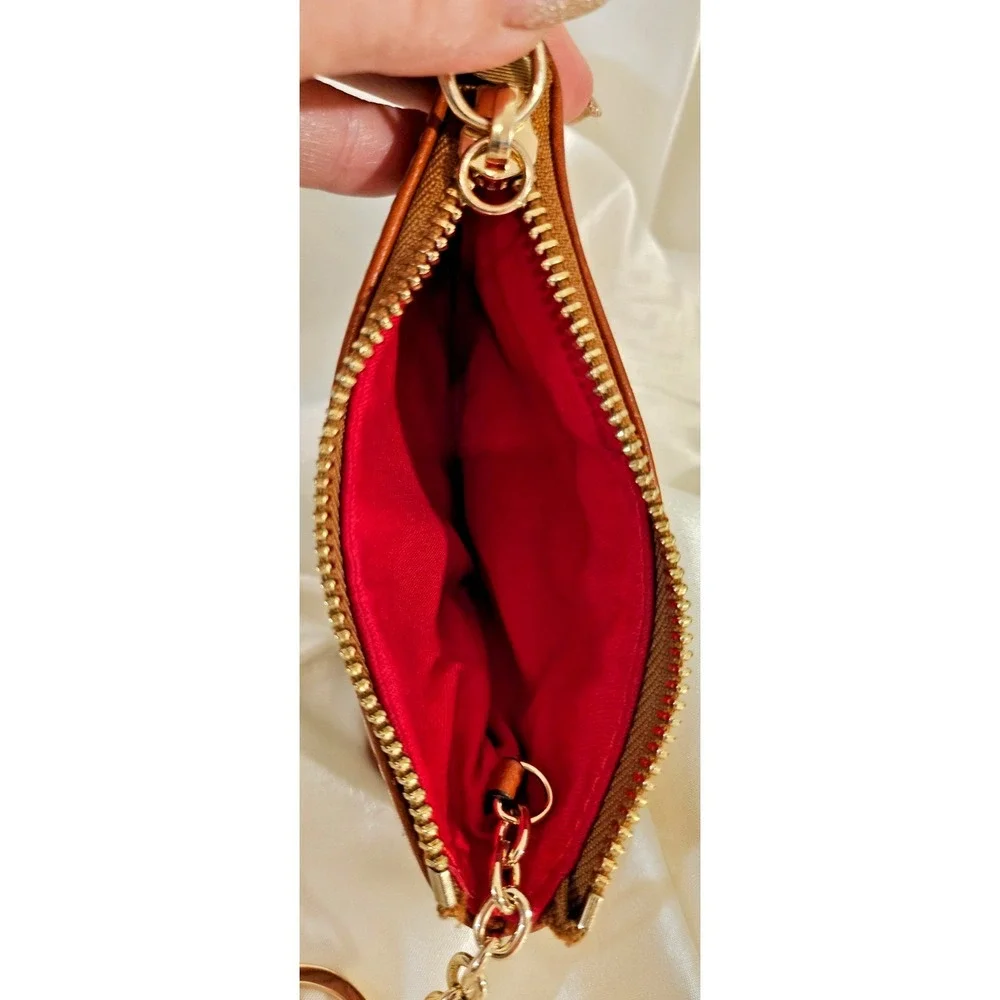 Dooney & Bourke Medium Pouch Cream/Tan‎ w/ Key Ring/Excellent Condition